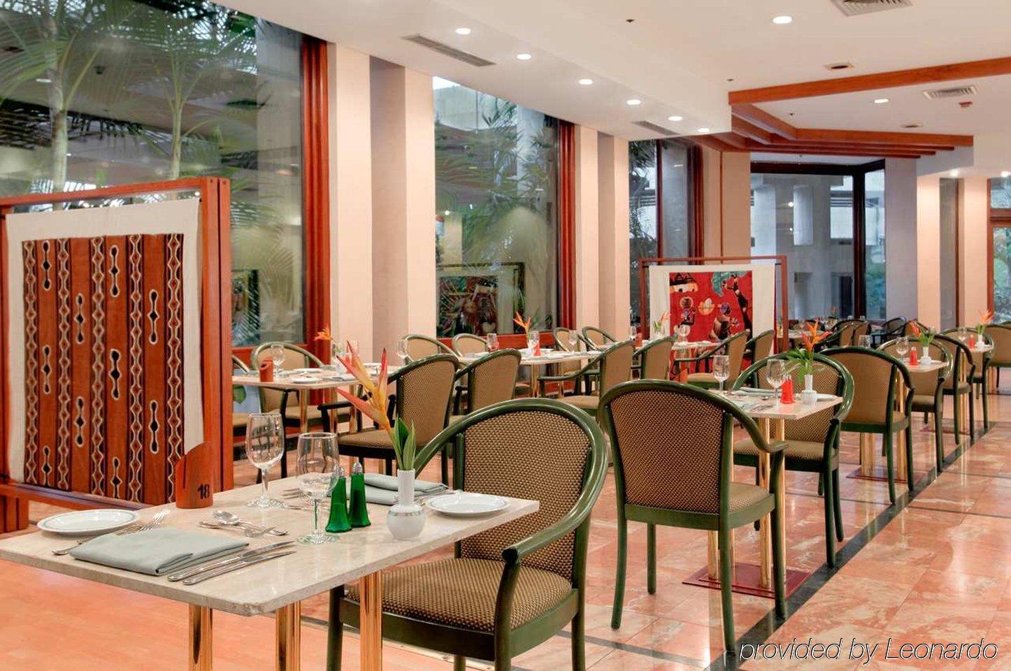 Hotel Hilton Yaoundé Restaurace fotografie